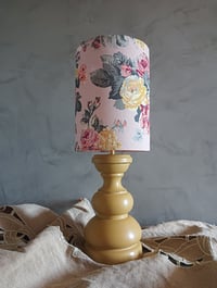 Image 4 of Lampe en bois revisité et abat jour fleuri