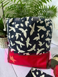 Image 4 of Grand sac à projet taille L , poche avant: Mouettes