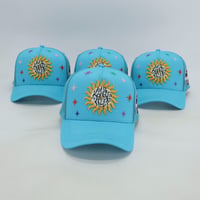 Image 2 of “Salió El Sol” Trucker