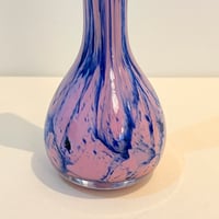 Image 7 of Vase soliflore  La Rochère vintage en verre soufflé – tons bleu et rose - 1960s 1970s