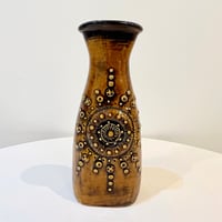 Image 2 of Vase vintage West Germany en céramique ocre, motifs ronds soleil, années 50/60