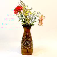 Image 1 of Vase vintage West Germany en céramique ocre, motifs ronds soleil, années 50/60