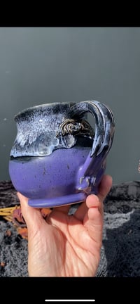 Image 3 of 18oz Poison Berry Mug in Purple/Black/White