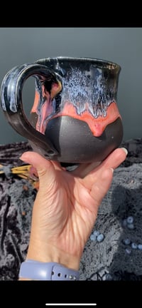 Image 4 of 17 oz Posion Berry Mug in Coral/Black/White