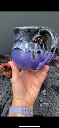 Image 4 of 17 oz Posion Berry Mug in Purple/Black/White