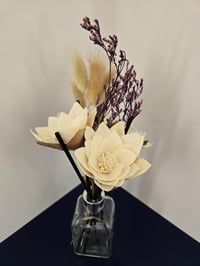Image 3 of Rustic Water Lily Floral Reed Diffuser