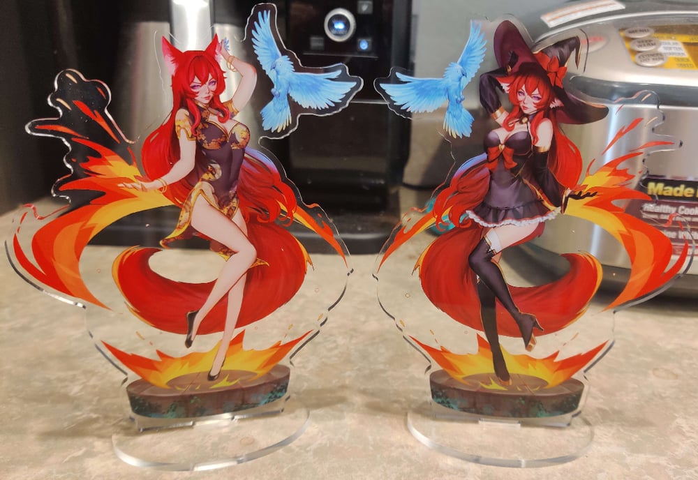 Image of 6" Acrylic Ravyn Stands