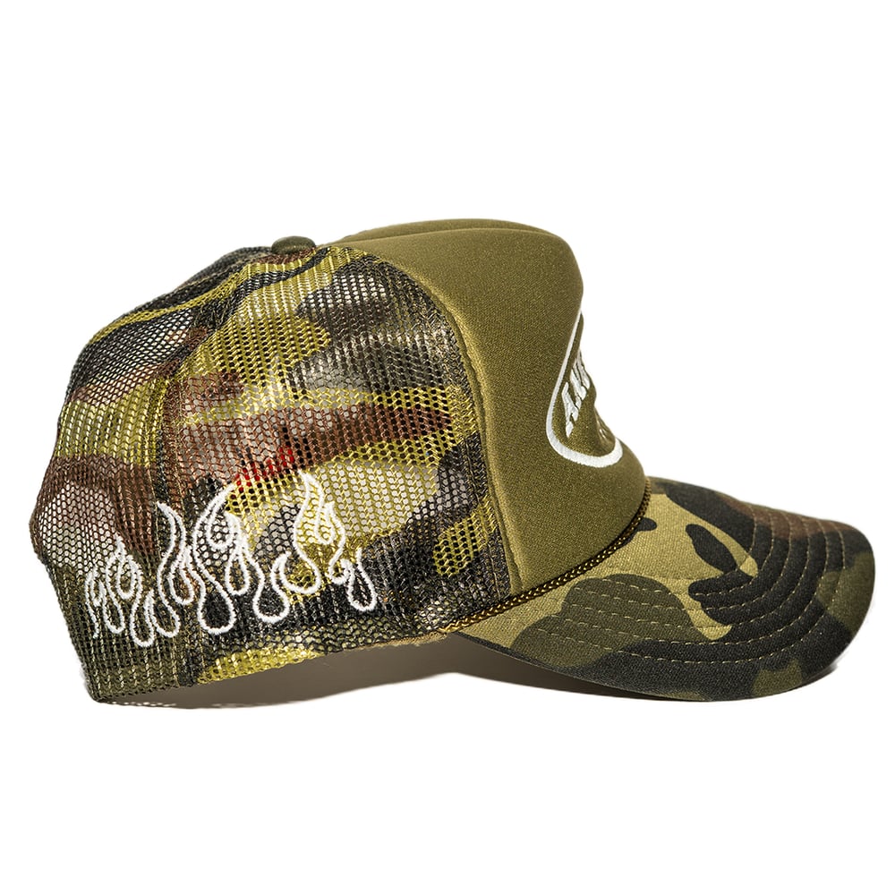 SKULLY ARMY CAMO TRUCKER