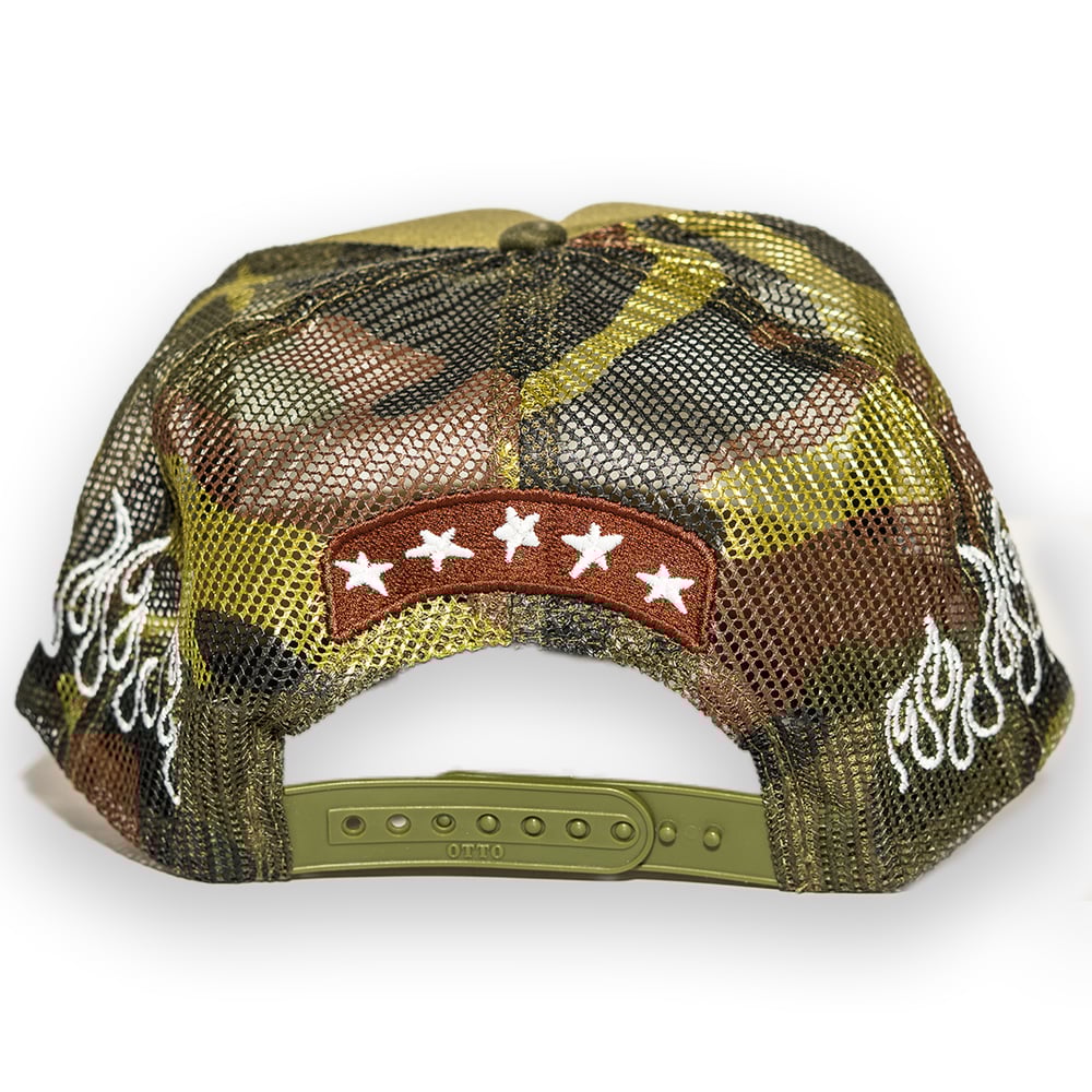 SKULLY ARMY CAMO TRUCKER