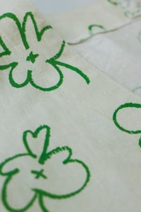 Image 5 of Lucky Clover! V-line Vest　Vラインベスト