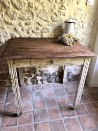 Image 1 of Petite table de ferme ancienne. 