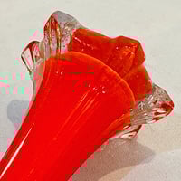 Image 5 of Vase soliflore vintage des années 70s en verre double transparent et orange