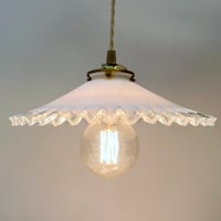 Image 2 of Suspension vintage verre opaline plissé blanc, pâte de verre – Années 1940