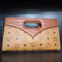 Image 3 of M Clutch Midi