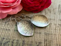 Image 12 of Plain Silver Petals earrings / n1