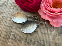 Image 10 of Plain Silver Petals earrings / n1