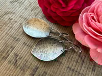 Image 15 of Plain Silver Petals earrings / n1