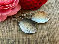 Image 17 of Plain Silver Petals earrings / n1
