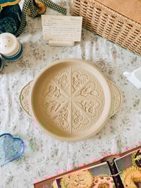 Image 1 of sweet shortbread pan