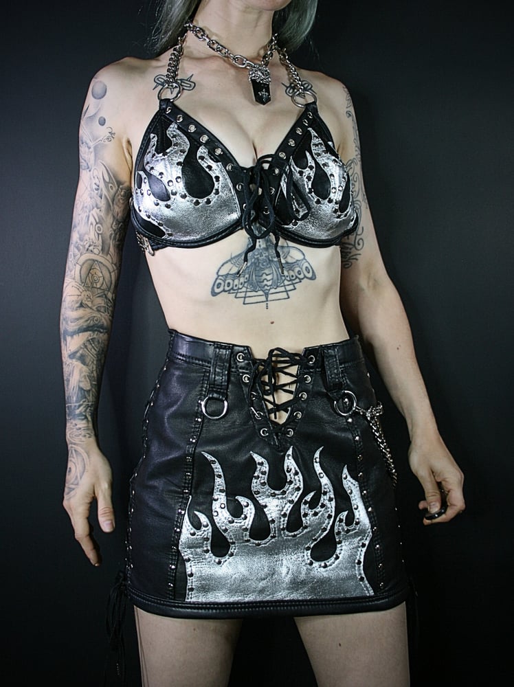 Image of SILVER FLAME SET