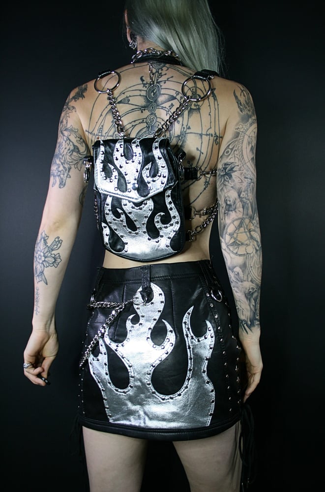 Image of SILVER FLAME SET