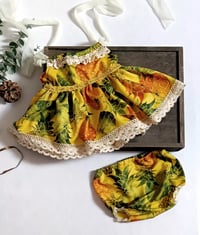 Image 1 of Sitter set for photo shoots | Naya | age 9-12 months 