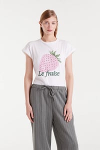 Image 2 of Camiseta 100% algodón con estampado de fresas