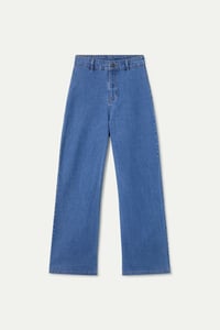 Image 5 of Pantalón vaqueros  con con bordado de corazón