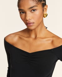 Image 1 of Body negro con fruncido