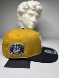 Image 2 of Los Angeles Snapback Hat (Yellow/Black)