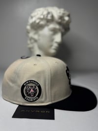 Image 2 of Detroit Tigers Snapback Hat (White/Black)