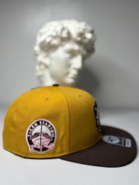 Image 2 of Detroit Tigers Snapback Hat (Yellow/Brown)