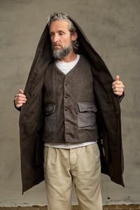 Image 9 of FISHERMAN COAT in Heavy weight Wax Cotton - Dark Chocolate 