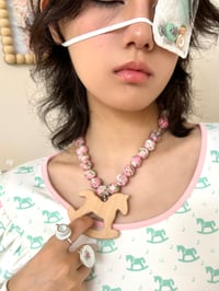Image 2 of Pony necklace – floral print beads