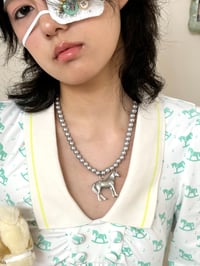 Image 1 of Silver pony necklace – pearl beads