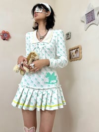 Image 2 of Silver pony necklace – pearl beads