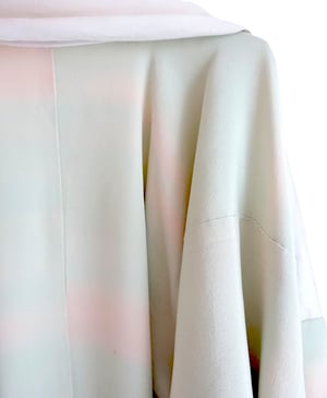 Image of Kimono dame af silke med changerende pastelfarver