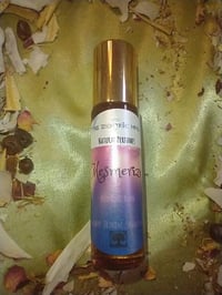 Mesmerize - a Hypnotic blend - Spicy + enticing perfume - Almond - Sandalwood - Jasmine