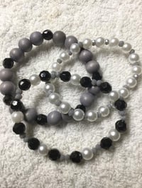 124 Black Gray and White Stretch Bracelets