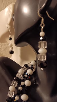 Image 5 of BLACK AND WHITE BEADS WITH SWAROVSKI SQUARE CRYSTAL BEADS