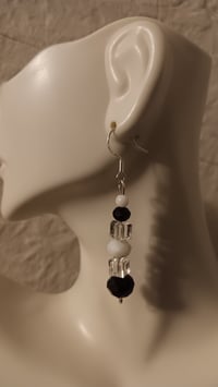 Image 11 of BLACK AND WHITE BEADS WITH SWAROVSKI SQUARE CRYSTAL BEADS