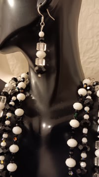 Image 4 of BLACK AND WHITE BEADS WITH SWAROVSKI SQUARE CRYSTAL BEADS