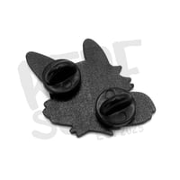 Image 3 of Faceless Fox Kitűző | Enamel Pin