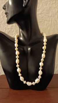 Image 1 of FRESHWATER, SEED AND RIVER MULTI PEARL SIZE NECKLACE