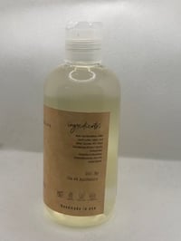 Image 2 of Linen Scented Body Wash