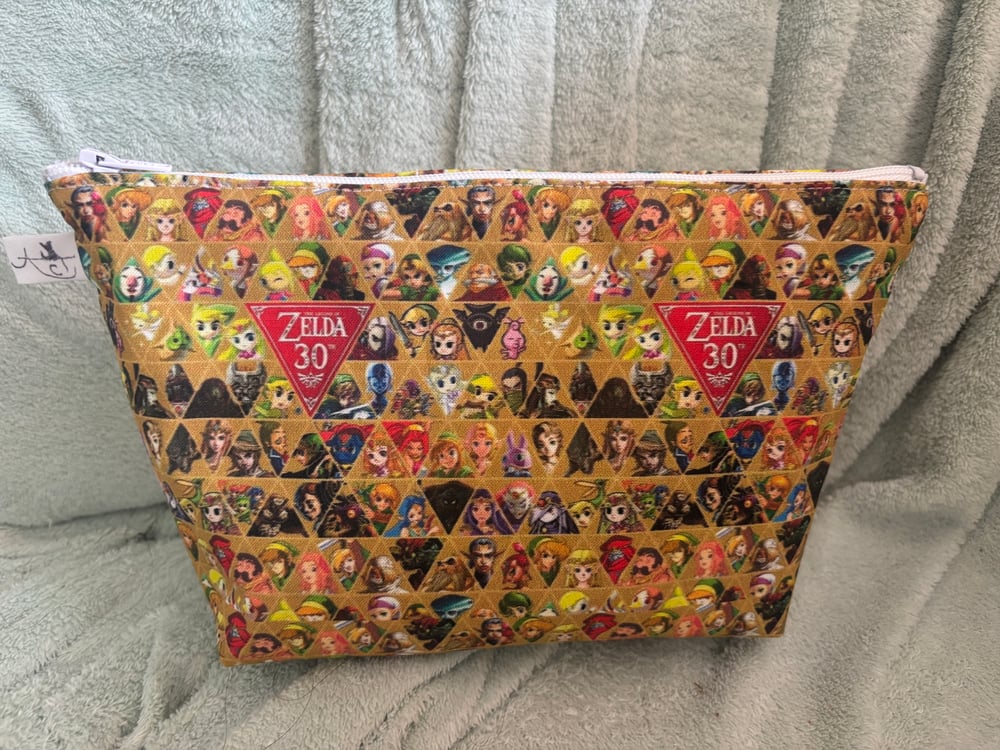 Image of Fantasy Hero Zipper Pouch 