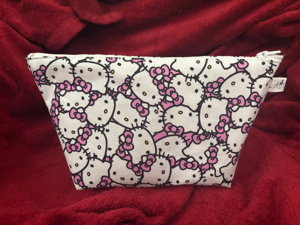 Image of Bow Cat Zipper Pouch