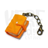 Image 2 of Könyv kulcstartó | Book keychain