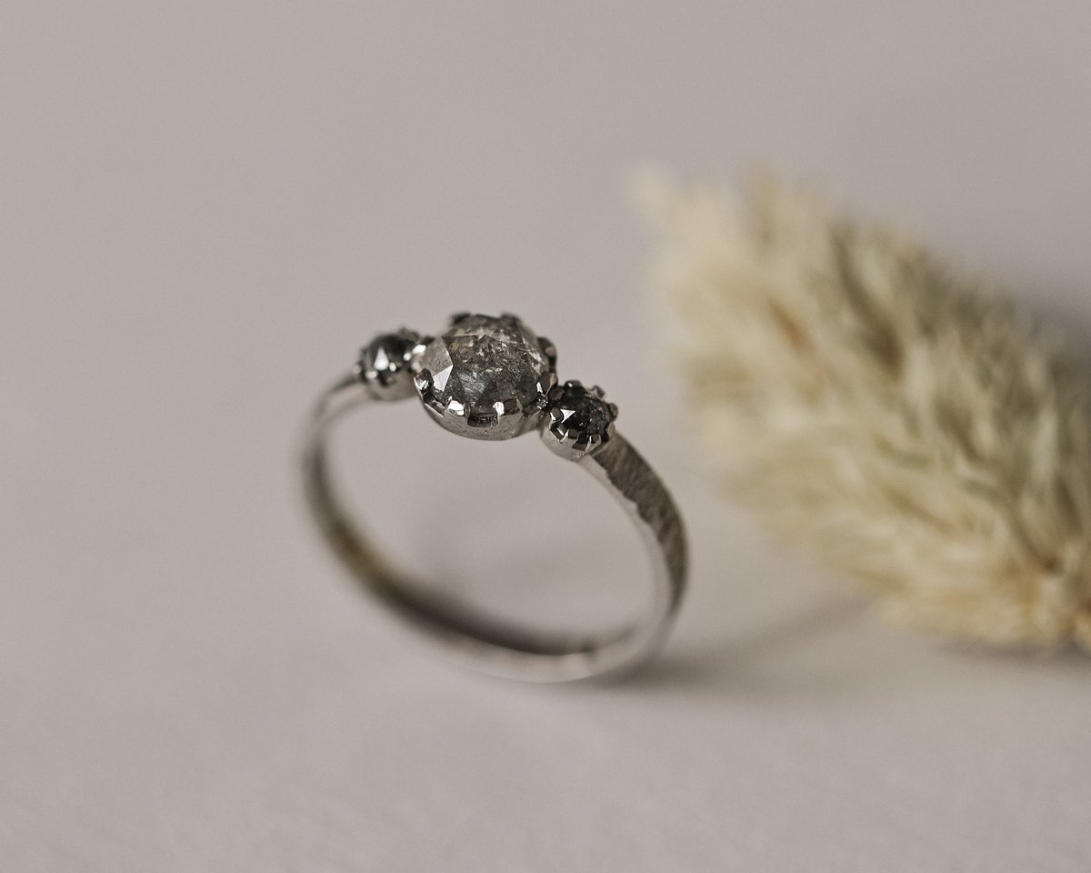 Image of *SALE was £2750* Platinum, pale grey diamond Trilogy ring with horn texture band (LON256)