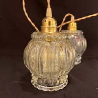 Image 9 of Suspension vintage cascade 3 globes en verre moulé – Années 1960-70 